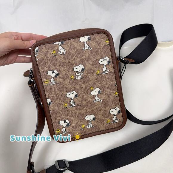 Coach X CBK48 Peanuts Sullivan Crossbody Bag Signature Canvas With Snoopy Print - Picture 5 of 6